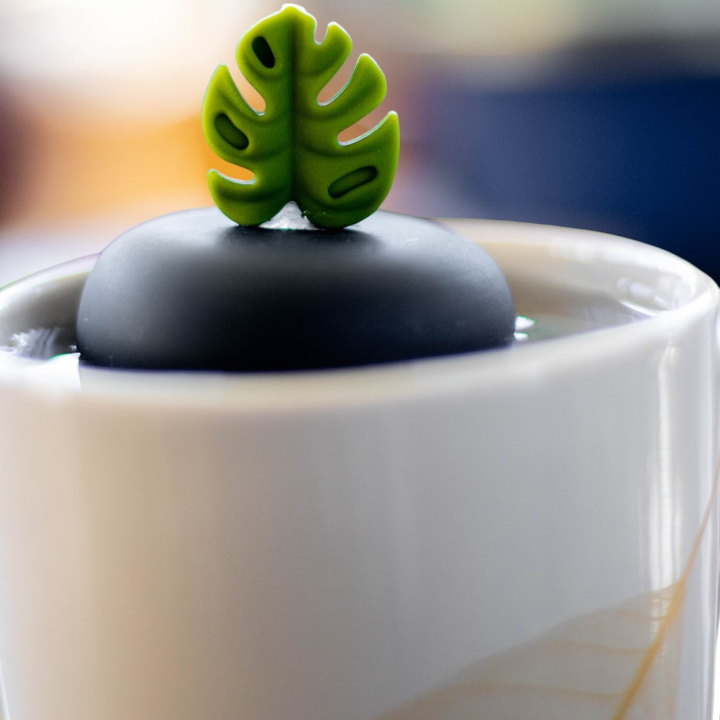 Army Green Monstera Leaf Floating Tea Steeper™