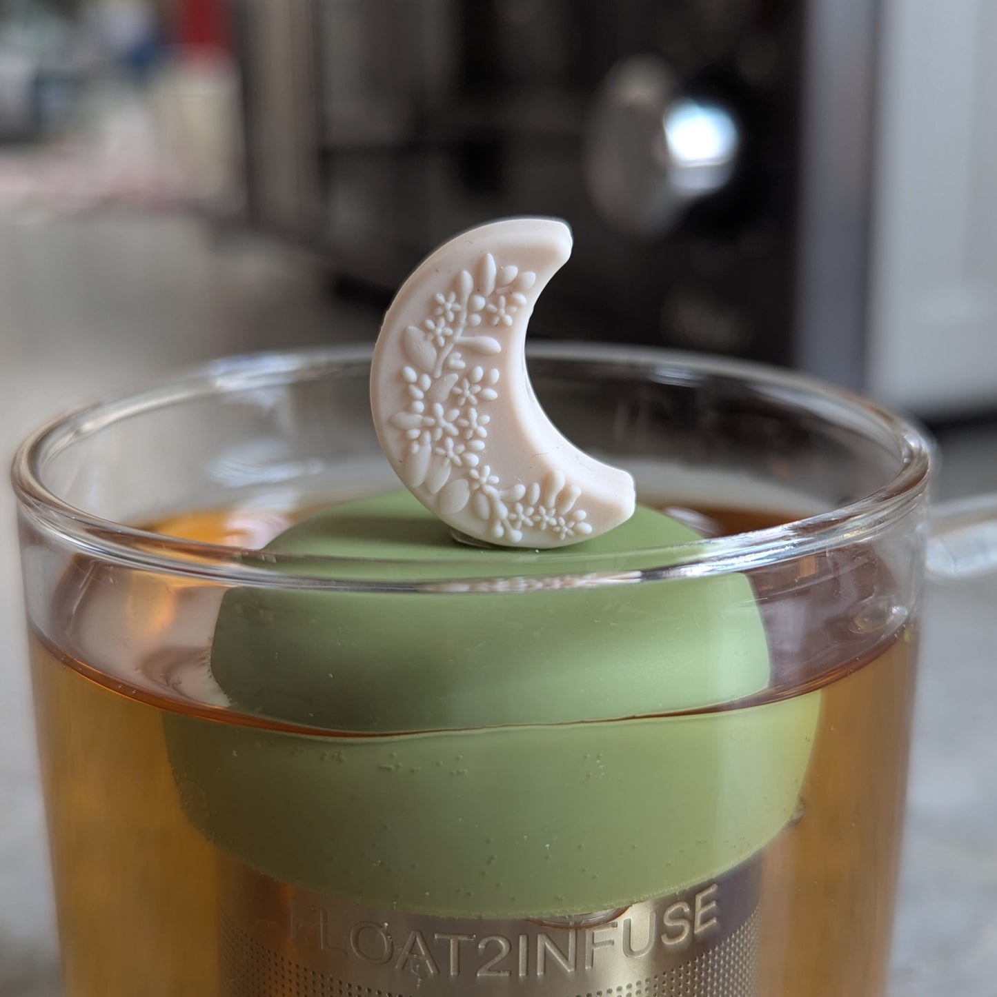 Ivory Floral Crescent Moon Floating Tea Steeper