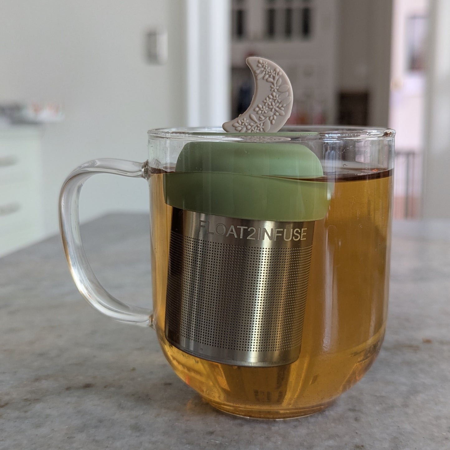 Beige Floral Crescent Moon Floating Tea Steeper
