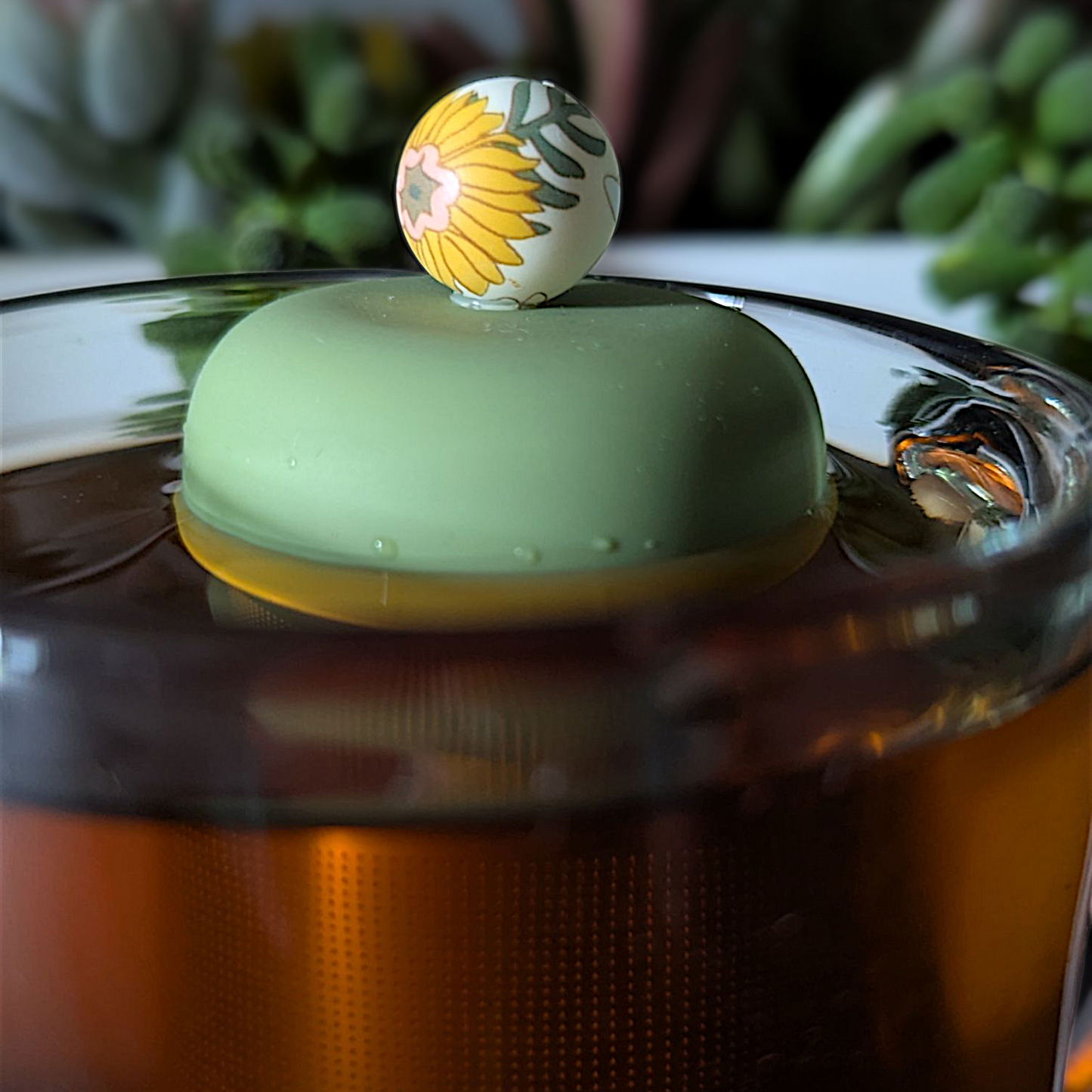 Floral Daisy Fern Sphere Floating Tea Steeper