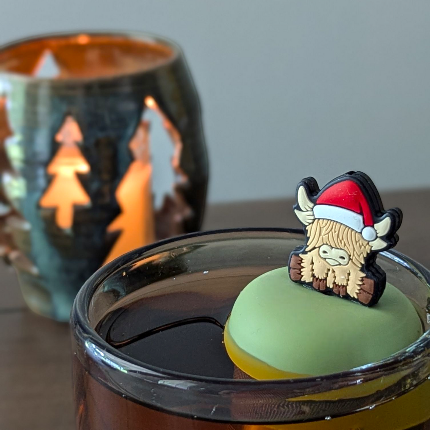 Blonde Christmas Highland Cow Floating Tea Steeper