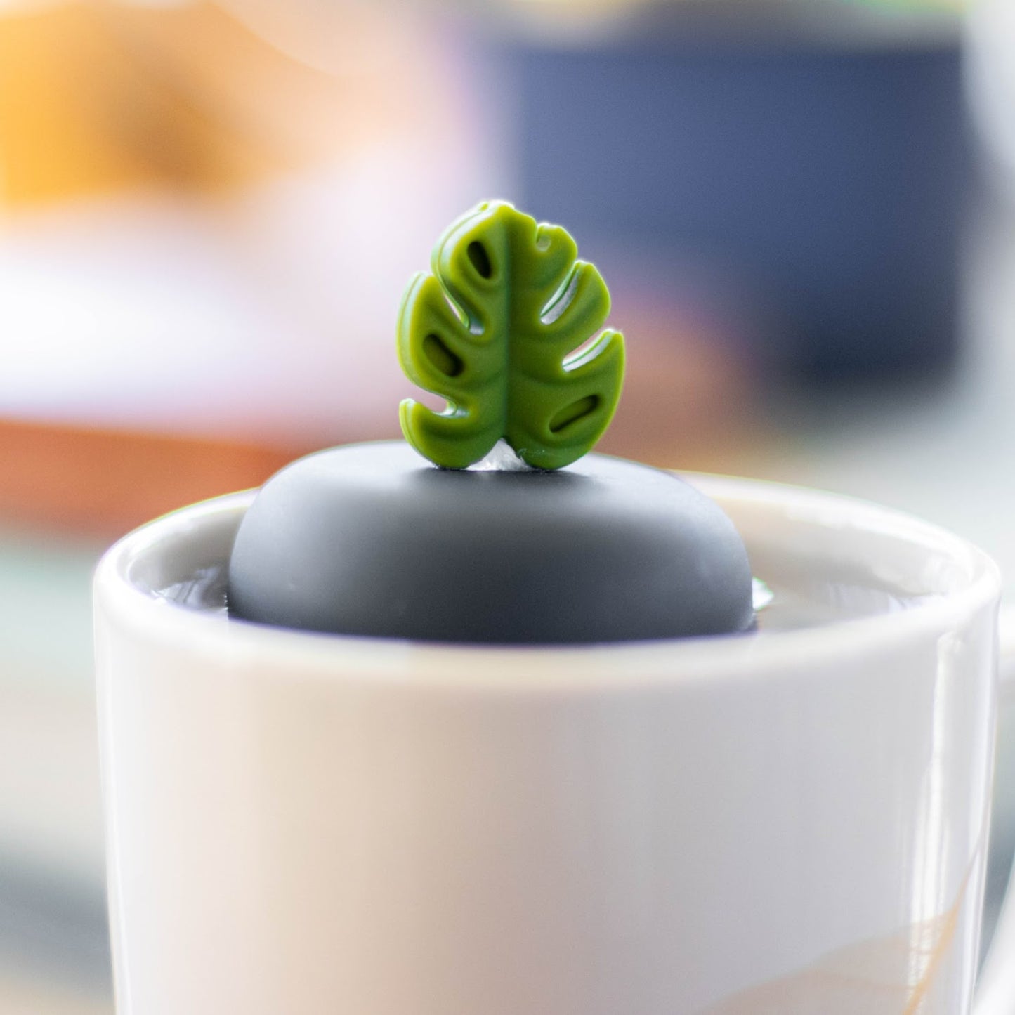Army Green Monstera Leaf Floating Tea Steeper™