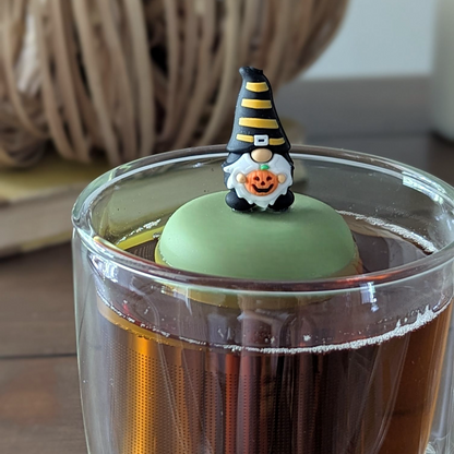 Jack-o'-lantern Gnome Floating Tea Steeper