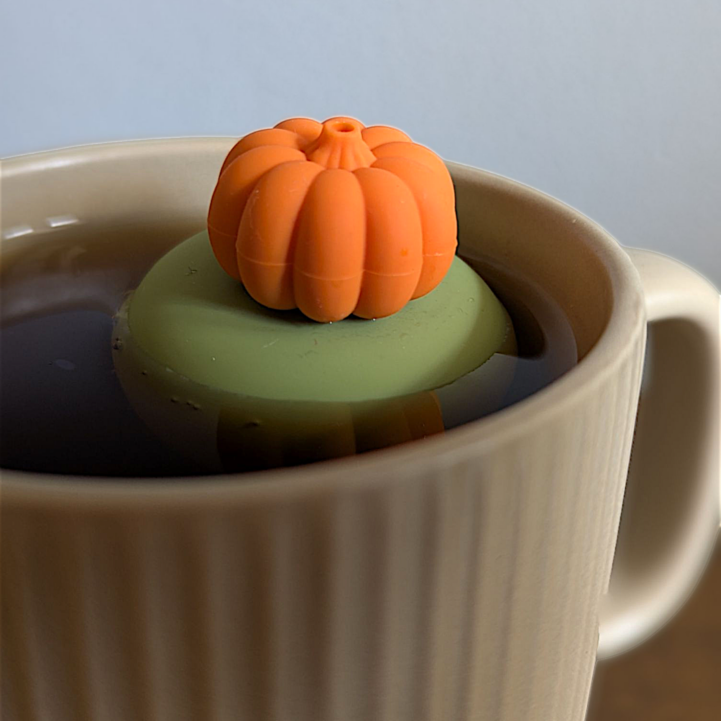 3D pumpkin Floating Tea Steeper l green base